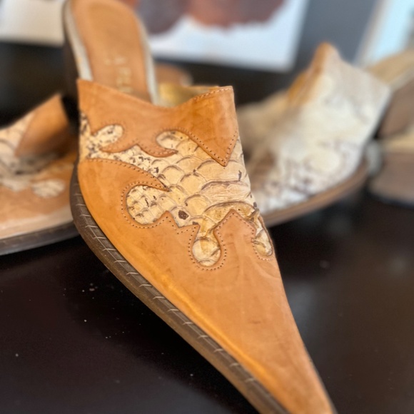 Ladies Designer Heels
Burberry, Costume National, Cavalli, BCBG - Picture 14 of 14